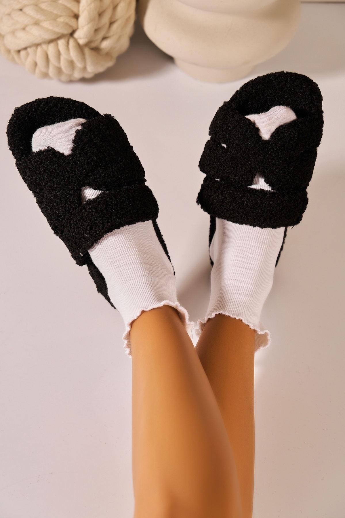 Papuci Dama Îmblăniți Textil Negri Daria - 2 | YEO