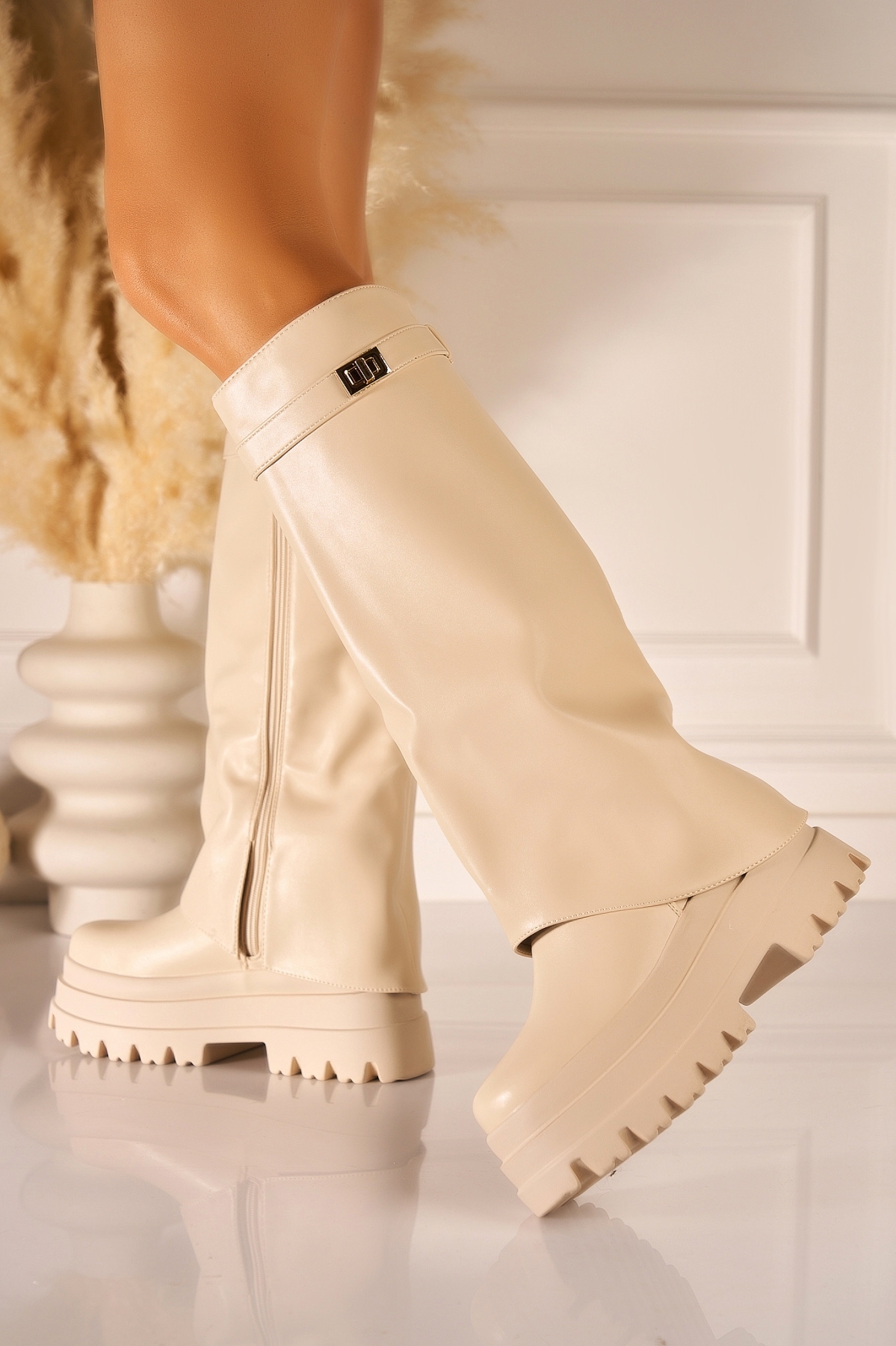 Cizme Dama cu Platforma Bej din Piele Ecologica Lavender - 2 | YEO