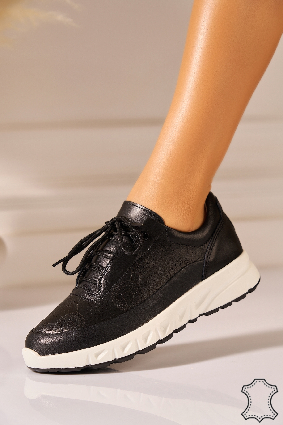 Adidasi Piele Naturala Negri Lyssa