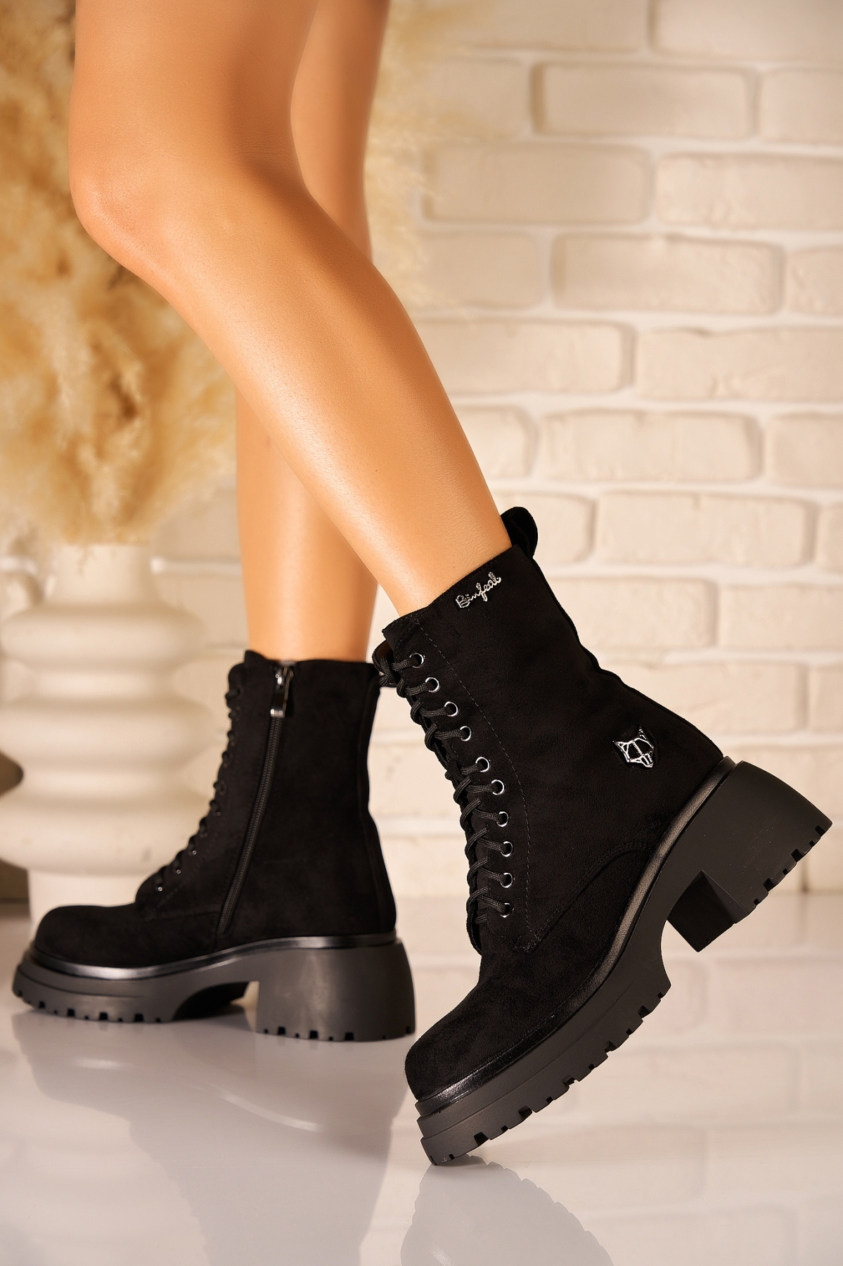 Ghete Dama Imblanite Negre din Piele Ecologica Intoarsa Zenve