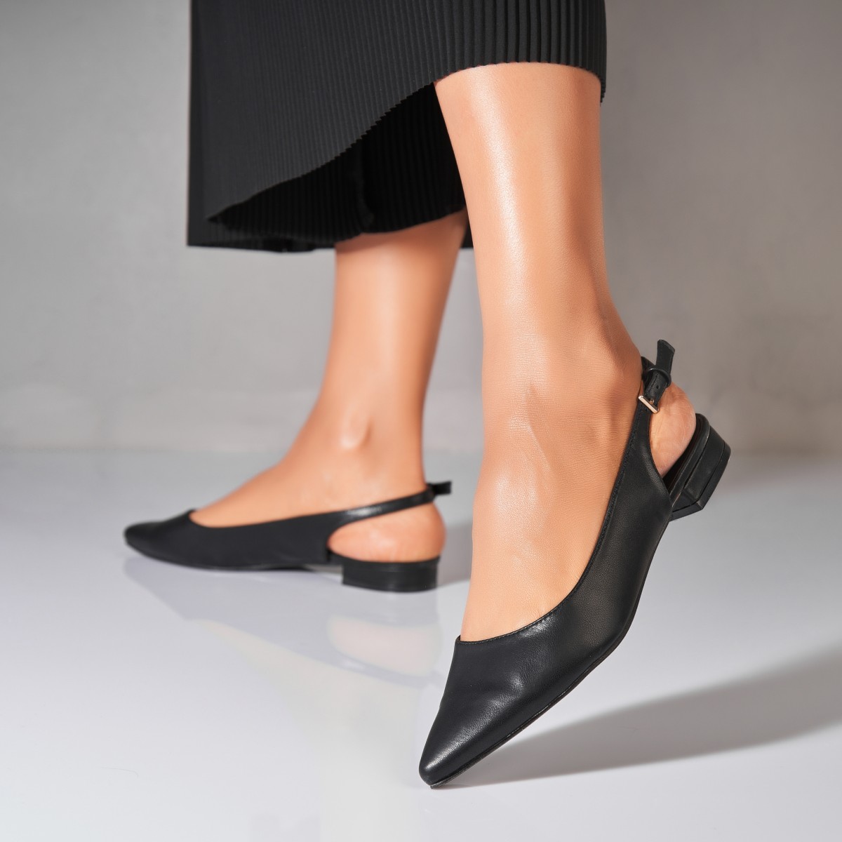 Pantofi dama cu toc Negri din Piele Ecologica Arica