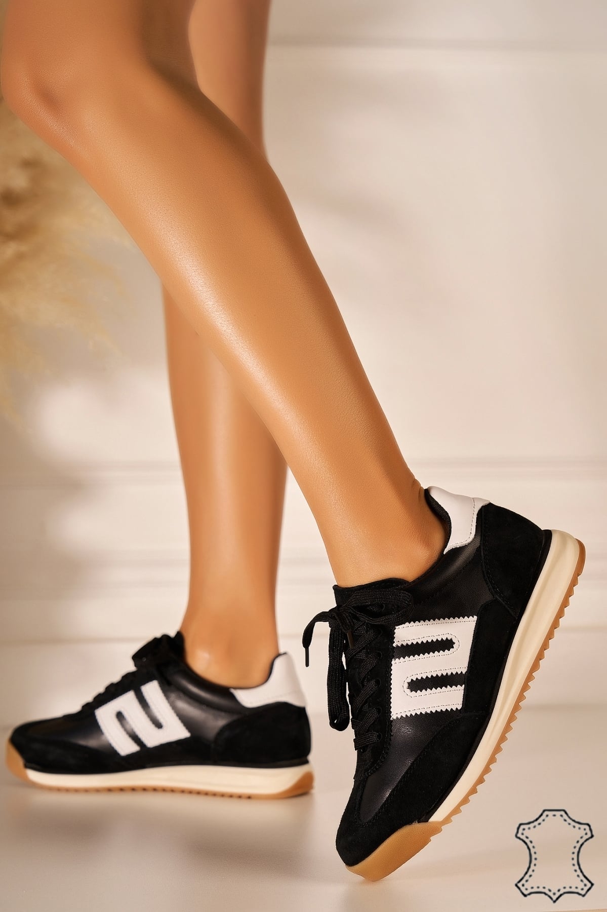 Adidasi Piele Naturala Intoarsa Negri Rozys