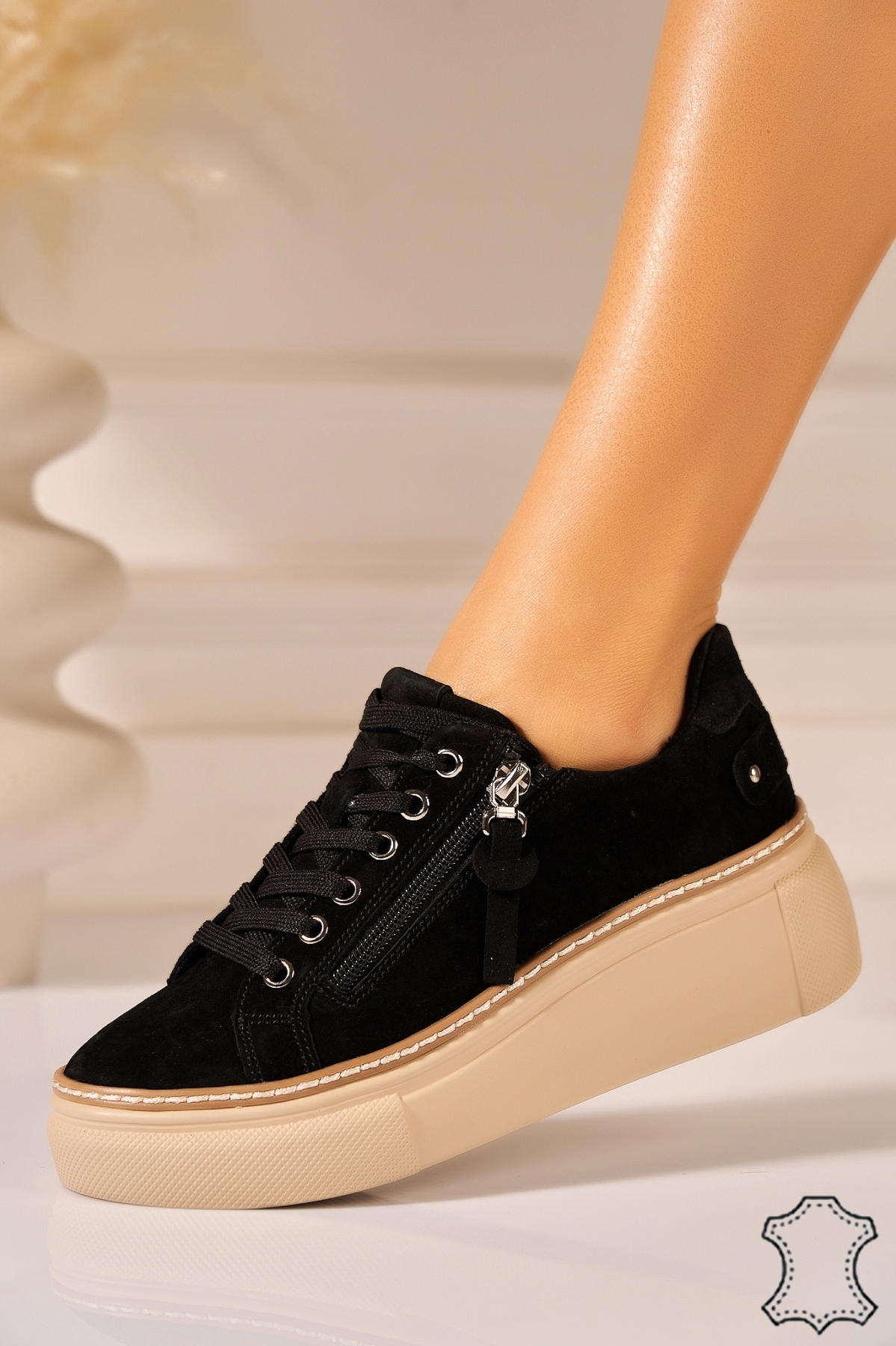 Adidasi Piele Naturala Intoarsa Negri Kiona