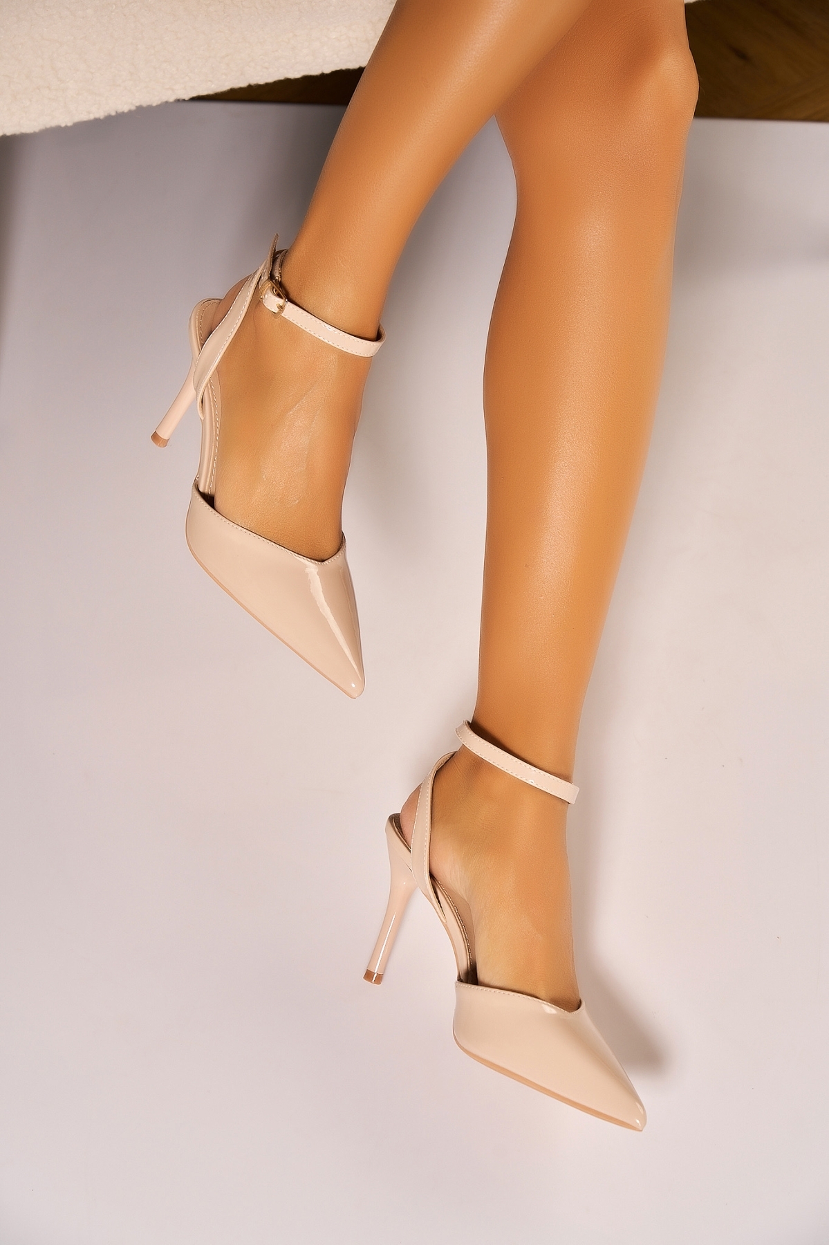 Pantofi dama eleganti Bej din Piele Ecologica Lacuita Ninika - 1 | YEO