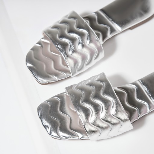 Papuci/Slapi Argintii din Piele Ecologica Linna - Img 3