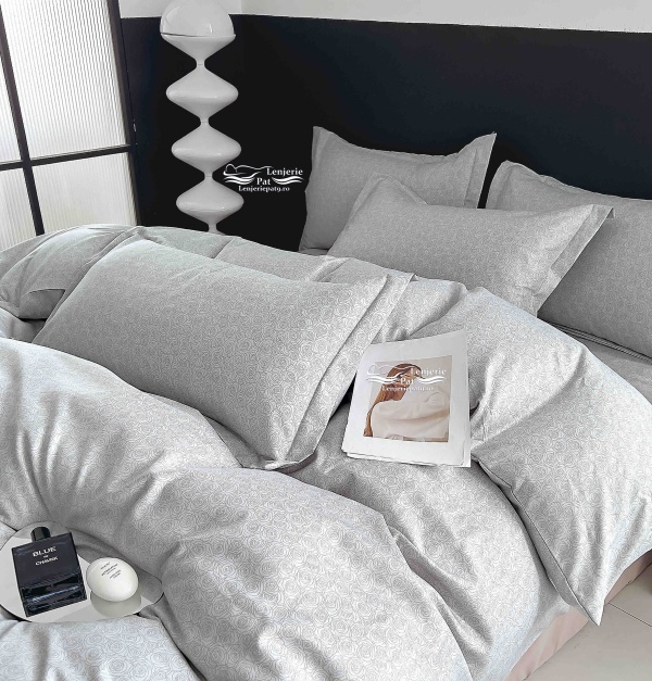 Lenjerie de Pat Gri cu Trandafiri – 6 Piese Bumbac Finet Premium, Cearșaf cu Elastic 230x250 cm, Husă cu Fermoar, Fețe Pernă 70x70 și 55x80 cm