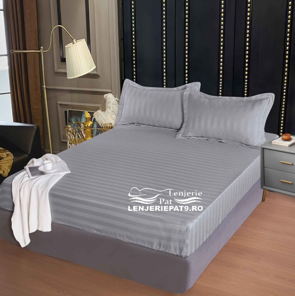 Husă Pat Elastic Damasc 160x200, 3 Piese – Model Gri cu Dungi Fine