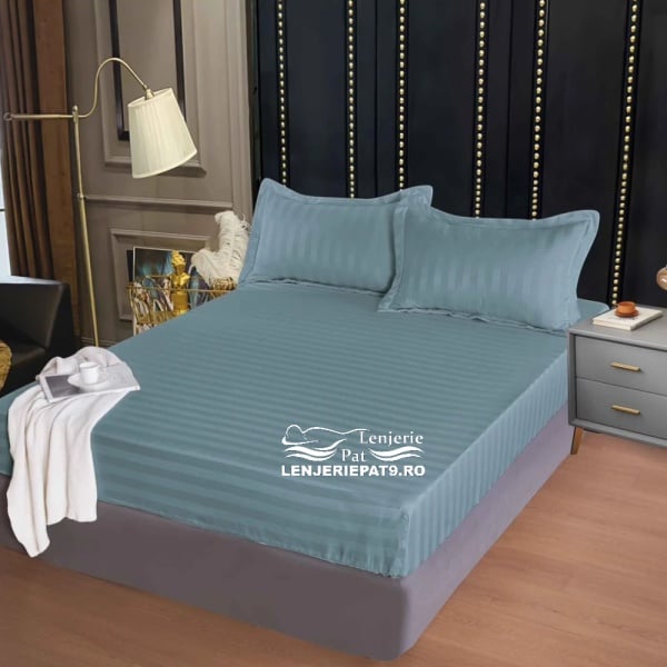 Husă Pat Elastic Damasc 160x200, 3 Piese – Model Gri-Albăstrui cu Dungi Satinate