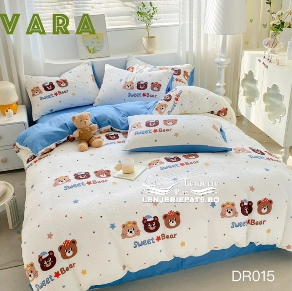 Lenjerie Pat 1 Persoană Finet Creponat, 4 Piese – Cearceaf cu Elastic – Model Ursuleți Colorati „Sweet Bear”