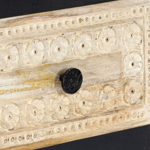 Noptieră sculptată manual, gri, 40x30x50 cm, lemn masiv mango - Img 2