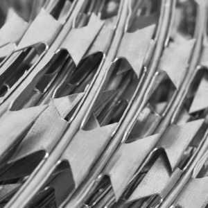 Sârmă ghimpată brodată, oțel galvanizat NATO BTO-22 Concertina, 150 m - Img 2