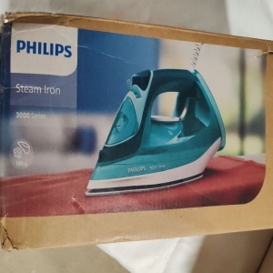 Fier de calcat Philips DST3030/70, putere 2400W, jet continuu de abur 40g/min, culoare turcoaz, rezervor de apa 300ml, talpa ceramica, oprire automata, Resigilat, Grad B - Img 2