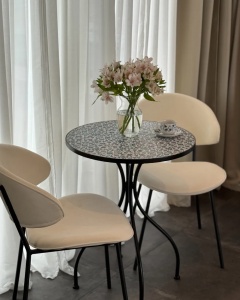 Produs Resigilat Masa bistro Re-Bloom Chapeco, fier/ceramica, 60x60x75 cm, 2 persoane, 50 kg, albastru/alb/negru - Verificat A - Img 2
