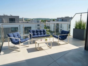 Produs Resigilat Set mobilier de gradina Re-Bloom Garda 4 locuri, otel/sticla securizata/textil, masa 68x42x35 cm, canapea+2 fotolii+perne, 120 kg/persoana, albastru/alb - Verificat A - Img 2