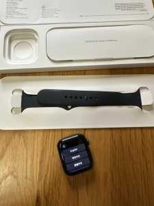 Apple Watch 10 GPS, Carcasa Jet Black Aluminium Case 46mm, Black Sport Band - S/M, RESIGILAT, GRAD B, GARANTIE 12 LUNI - Img 2