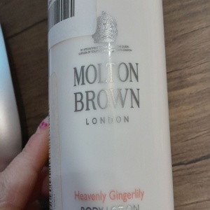 Lotiune de corp Molton Brown Heavenly Gingerlily, 300 ml, Resigilat, Grad A - Img 3
