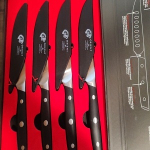 Set cutite pentru friptura, 4 piese, 13 cm, fara zimtare, din otel inoxidabil german X50 Ultra +, negru, Resigilat, Grad A - Img 5