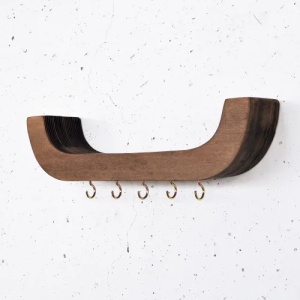Suport chei perete 33x11x7 cm, lemn si metal, finisaj maro inchis cu detalii aurii, montaj rapid - Verificat A · Re-Bloom