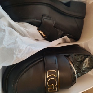 GUESS, Pantofi loafer din piele cu logo, Negru, 40, Resigilat, Grad A - Img 2