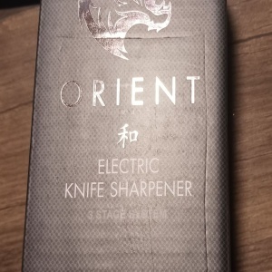 Orient ascutitor electric profesional de cutite, 3 etape de ascutire, baza antiderapanta cu compartiment magnetic, otel, negru - Verificat A · Re-Bloom - Img 7
