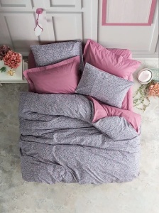Set husa pilota + fata de perna, bumbac ranforce 100%, 135x200 cm + 80x80 cm, imprimeu pigmentat, nasturi/plic, gri/violet - Verificat A · Re-Bloom