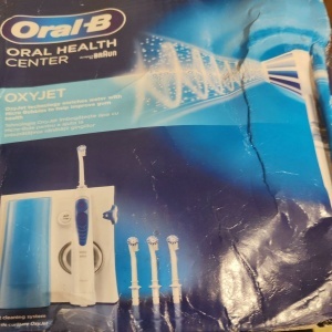 Irigator bucal Oral B. 5 trepte de intensitate. 4 capete intradentare. 600 ml. Alb, Resigilat, Grad A - Img 2
