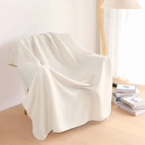 Set 2 Paturi fleece Dormitio®, margine ingusta, cusatura overlock, 127x152 cm, 100% poliester, 180gsm, Alb, Resigilat, Grad A - Img 2