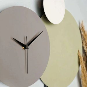 Ceas decorativ de perete din metal, 48x44 cm, 3 elemente circulare, pictat manual, mecanism silentios, verde/gri - Verificat A · Re-Bloom - Img 3