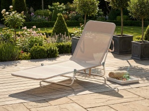 Produs Resigilat Sezlong rabatabil Re-Bloom Kastoria, plasa/PVC/otel, 52x185x20-80 cm, 120 kg, alb/bej - Verificat A - Img 2
