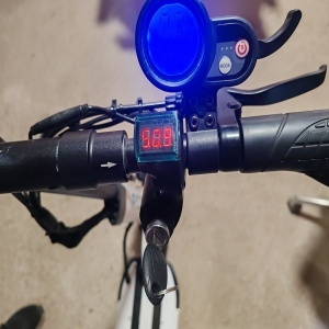 Trotineta electrica pliabila RYDE 600 - seria 10", 600W/52V/18.2Ah, viteza maxima 55km/h, autonomie 60-65 km (Alb), Resigilat, Grad B - Img 4