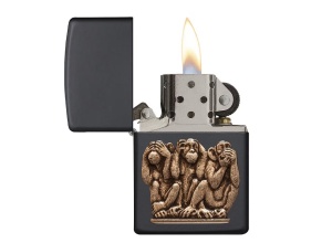 Bricheta Zippo Black Matte Emblem Attached Three Monkeys, Resigilat, Grad A - Img 4