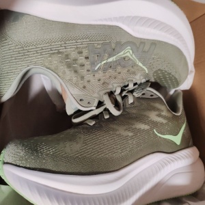 Hoka, Pantofi din material textil cu logo pentru alergare Mach 6, Verde deschis, 43, Resigilat, Grad B - Img 2
