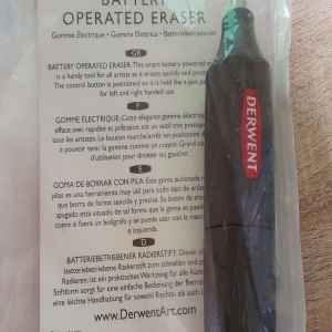 Radiera electrica Derwent Professional, cu baterii, 8 rezerve incluse, negru, Resigilat, Grad A - Img 2