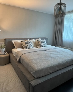 Produs Resigilat Pat matrimonial Re-Bloom Linards, 180x200 cm, textil/placaj eucalipt, somiera 16 lamele, tablie 230x94 cm, 450 kg, gri - Verificat A - Img 2