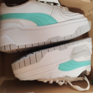 Puma, Pantofi sport cu garnituri din piele si piele intoarsa Cali Dream, Verde, Alb, 36, Resigilat, Grad A - Img 2