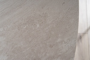 MASA EXTENSIBILA ARMANI, GRI DESCHIS/CROM, 160/220 CM, DIN CERAMICA, MDF SI METAL, STIL MODERN - Img 4