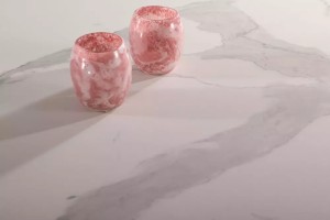 MASA EXTENSIBILA PETERSON, 160/240 CM, EFECT DE MARMURA ALBA/NEGRU, DIN STICLA SECURIZATA, CERAMICA SI MDF, STIL MODERN - Img 7