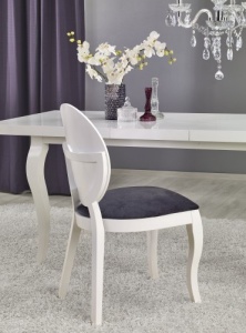 MASA DINING EXTENSIBILA MOZART, ALBA, 140/180 CM, BLAT DIN MDF SI PICIOARE DIN LEMN MASIV, STIL CLASIC - Img 2
