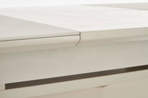 MASA DINING EXTENSIBILA SORENTO, BEJ MAT/CROM, 140/180 CM, BLAT DIN STICLA, MDF SI PICIOR DIN METAL, STIL MODERN - Img 6
