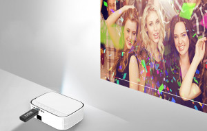 Proiector smart wireless portabil Full HD Wi-Fi BYINTEK