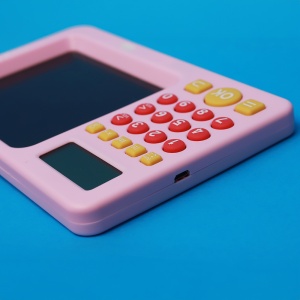 Tabla de Scris Pentru Copii Maxlife cu Calculator MXWB-01 (Roz)