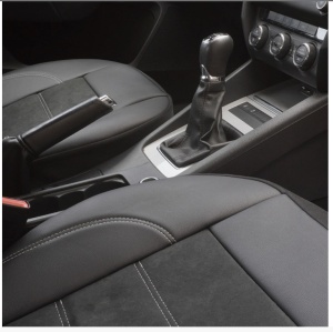 Set Huse Scaune Universale Din Piele Ecologică Si Alcantara Personalizate Cu Opel, Negre - Img 4