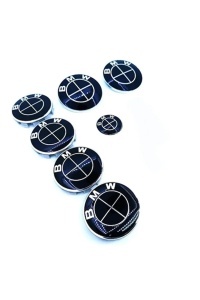 Set 7 piese embleme BMW, negru complet, capotă 82 mm, portbagaj 74 mm, capace roți 68 mm, logo volan