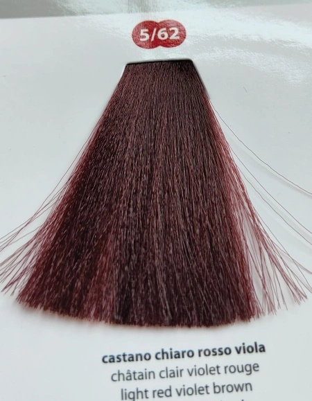 vopsea de par profesionala acoperire perfecta a firelor albe castaniu deschis rosu violet