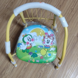 Scaunel metalic copii cu fluier si desene diferite (GALBEN)