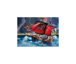 CORABIA DE LUPTA A PIRATILOR