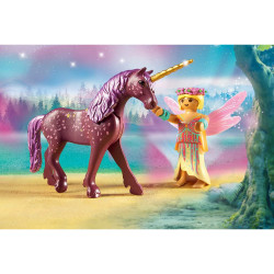 Trasura Cu Unicorn Si Zane