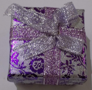 Colar Dourado com Centro Dourado e com Pedras - FREE SHIPPING - Img 3