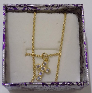 Colar Dourado com Cruz Dourada e com Pedras - FREE SHIPPING - Img 2