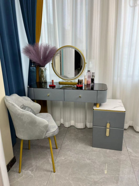 SEG11 - Set Masa toaleta, 100 cm, cosmetica, masa machiaj cu oglinda LED si scaun, masuta vanity - Gri-Auriu